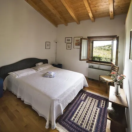 Il Pettirosso Oda ve Kahvaltı 3*